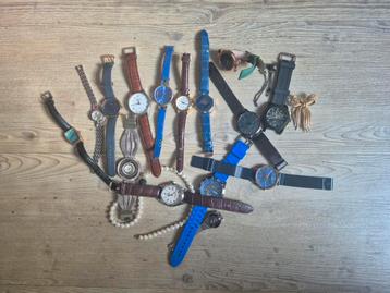 Set horloges + parelketting uit erfenis  beschikbaar voor biedingen