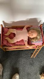 Antiek pop met bijbehorende stapelbed., Kinderen en Baby's, Ophalen of Verzenden, Gebruikt, Babypop