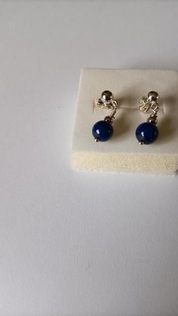 Zilveren oorstekers met Lapis Lazuli beschikbaar voor biedingen