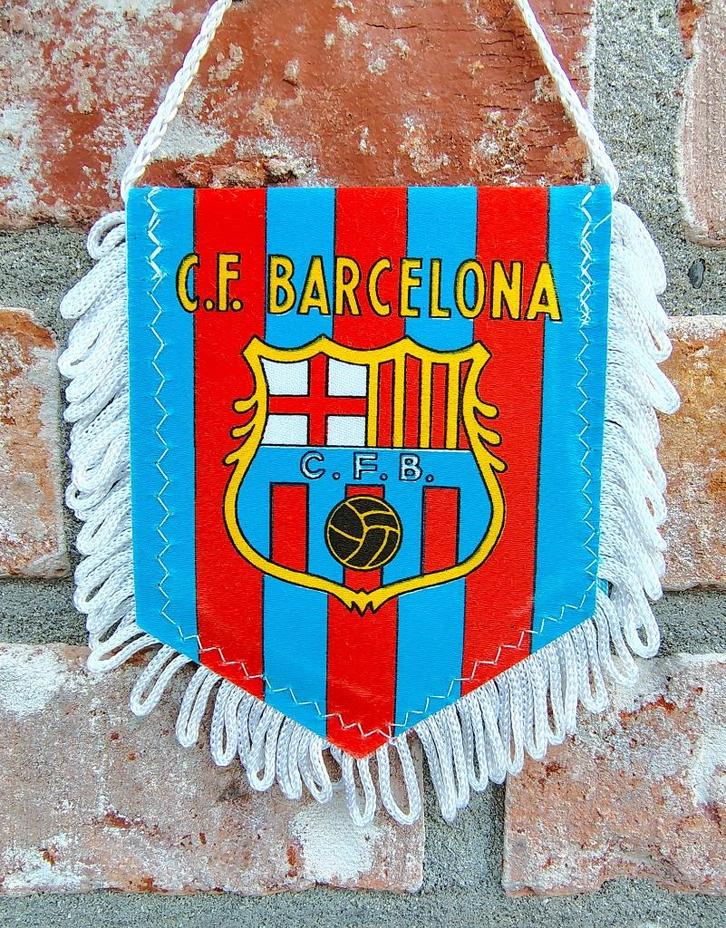 FC Barcelona 1980s fantastisch vintage vaantje, Verzamelen, Sportartikelen en Voetbal, Zo goed als nieuw, Vaantje of Sjaal, Buitenlandse clubs