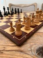 Schaakbord met schaakstenen set schaken chessboard Revanche, Hobby en Vrije tijd, Een of twee spelers, Gebruikt, Ophalen of Verzenden
