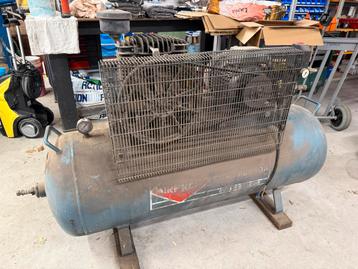 Airpress Compressor k300-700z - Gebruikt beschikbaar voor biedingen