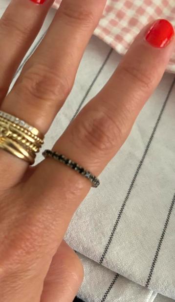 Cos zilveren ring met zwarte steentjes, aanschuifring beschikbaar voor biedingen