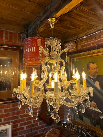 Prachtige Belgische kroonluchter beschikbaar voor biedingen