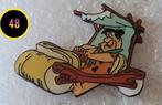 The Flintstones Fred Flintstone Auto Speldje, Verzamelen, Verzenden, Zo goed als nieuw, Figuurtje, Speldje of Pin