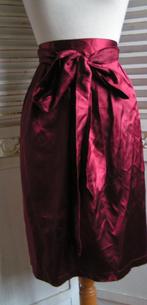 donkerrood glanzend tiroler schort nr QQ 911 kerst, Huis en Inrichting, Verzenden, Zo goed als nieuw, Rood, Schort