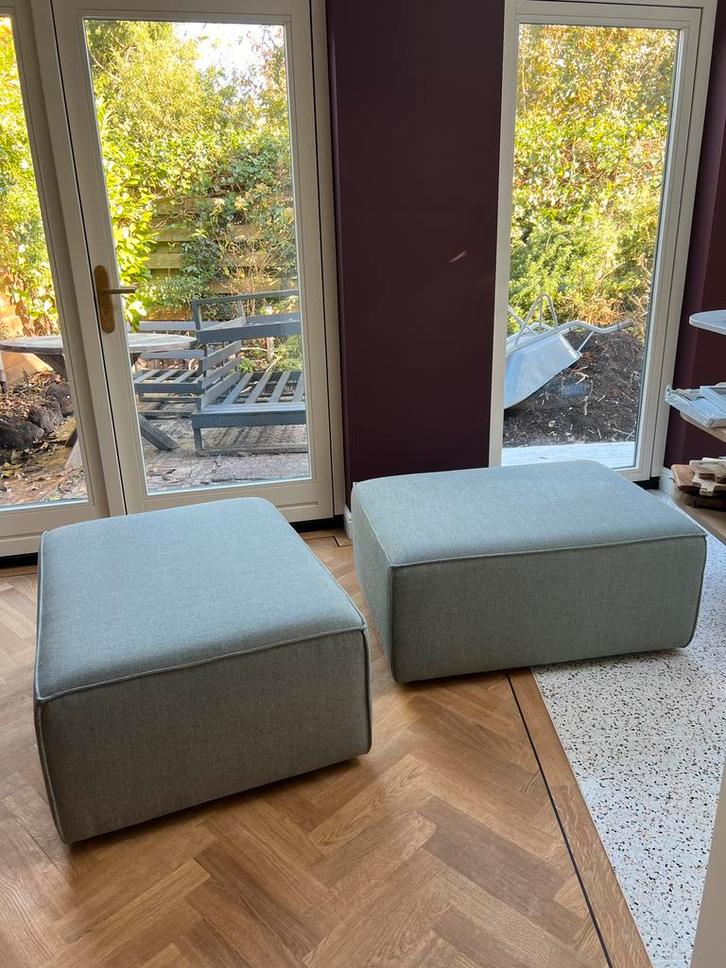 Poef (2x) Studio Mik in Kvadrat stof, Huis en Inrichting, Banken | Voetenbanken en Poefen, Gebruikt, 50 tot 75 cm, 75 tot 100 cm