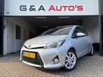 Toyota Yaris 1.5 Full Hybrid Dynamic / AC / NAVI / CRUISE CT, Auto's, Toyota, Euro 5, 1497 cc, Gebruikt, Zwart