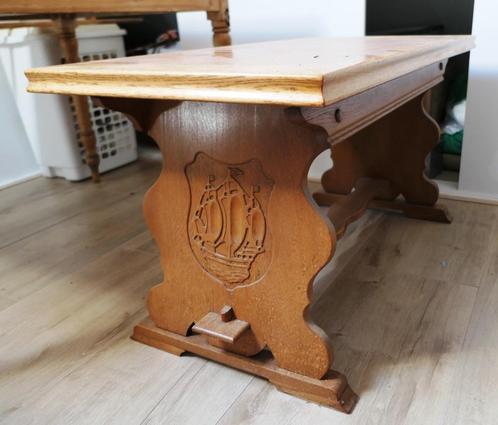 Eiken kloostertafel - salontafel met patroon en houtsnijwerk, Huis en Inrichting, Tafels | Salontafels, Gebruikt, Minder dan 50 cm
