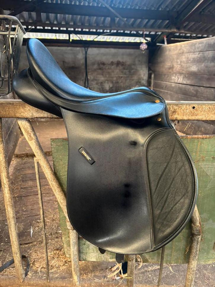 Wintec veelzijdigheid zaldel 18 inch, Dieren en Toebehoren, Paarden en Pony's | Zadels, Zo goed als nieuw, Recreatie, Ophalen of Verzenden