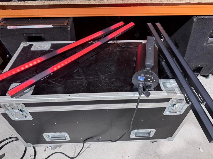 16x 100cm RGB Octostrip Pixelstrip DMX &Artnet Black Defuser, Muziek en Instrumenten, Behuizingen en Koffers, Zo goed als nieuw