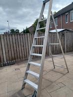 Solide trap met 8 treden, Doe-het-zelf en Verbouw, Ophalen, Gebruikt, Trap, 2 tot 4 meter