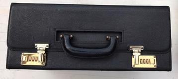 3 identieke zwarte koffer set, escaperoom item beschikbaar voor biedingen