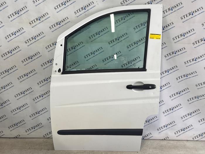 Portier 2Deurs links van een Mercedes Vito (9147), Auto-onderdelen, Carrosserie en Plaatwerk, Deur, Mercedes-Benz, Gebruikt, 3 maanden garantie