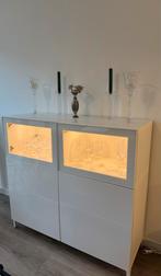 Wit IKEA BESTÅ kast met glasdeuren en LED-verlichting, Ophalen, 100 tot 150 cm, 25 tot 50 cm, Met deur(en)