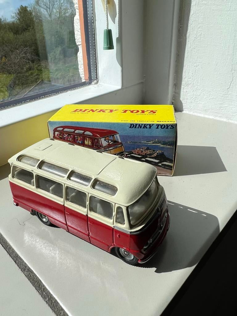 DINKY TOYS Meccano Made in France Car Mercedes Benz White/Grey/Red White/Grey/Red Metal - Sold