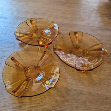 Hermanova Hut - persglas bordjes art deco (3st) beschikbaar voor biedingen