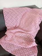 Nieuw groot gehaakt rose plaid., Huis en Inrichting, Woonaccessoires | Plaids en Woondekens, Ophalen of Verzenden, Nieuw