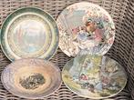 4 brocante borden Sarreguemines  sprookjesborden en andere, Antiek en Kunst, Antiek | Keramiek en Aardewerk, Ophalen of Verzenden