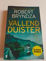 Robert Bryndza - Vallend duister, Ophalen of Verzenden, Zo goed als nieuw, Robert Bryndza
