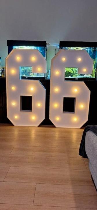 Te koop! XXL Lichtcijfers 66 voor €70 beschikbaar voor biedingen