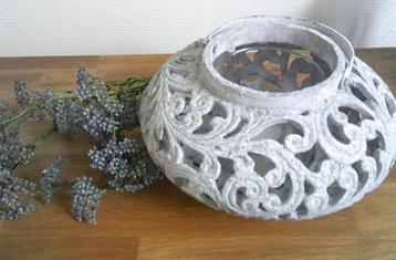 White washed effect shabby chic lantaarn beschikbaar voor biedingen