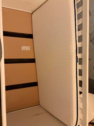 Wit Ledikant + Aerosleep Matras beschikbaar voor biedingen