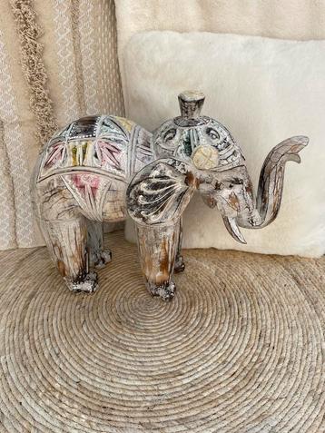 Nieuw houten olifant gekleurd groot beschikbaar voor biedingen
