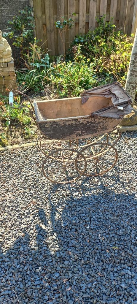 antieke poppenwagen in oude originele staat, Antiek en Kunst, Antiek | Speelgoed, Ophalen