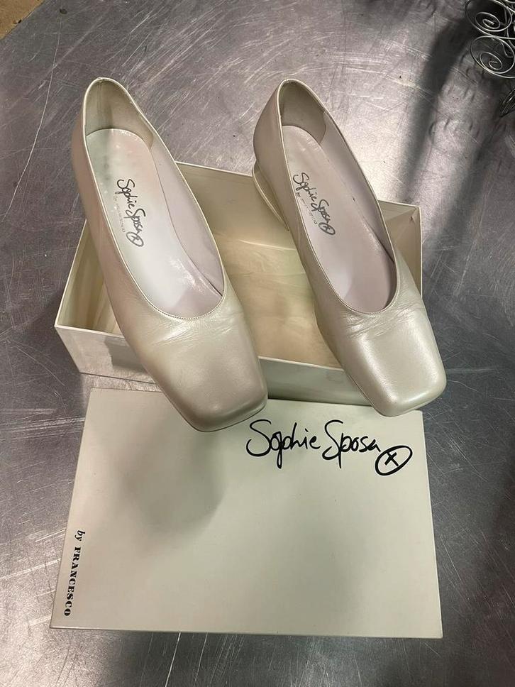 Trouw schoenen maat 39 (vallen als 40), Kleding | Dames, Trouwkleding en Trouwaccessoires, Zo goed als nieuw, Schoenen, Overige kleuren