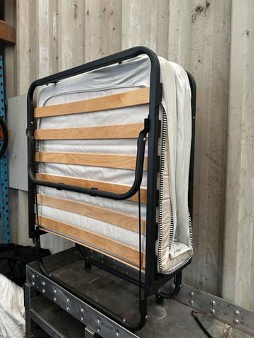 Opklapbed / Logeerbed - Eenpersoons beschikbaar voor biedingen