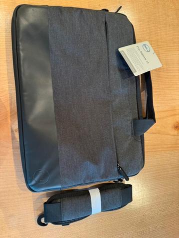 Dell laptoptas 14 inch beschikbaar voor biedingen