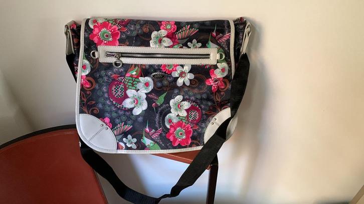 Afgeprijsd - Oilily bijzonder leuke tas/ schooltas, Sieraden, Tassen en Uiterlijk, Tassen | Schoudertassen, Zo goed als nieuw