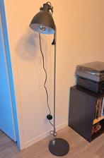 Vloerlamp Staande Industrial; smoke glas effect, Huis en Inrichting, Lampen | Vloerlampen, Ophalen, Zo goed als nieuw, Metaal
