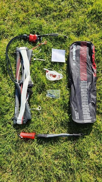 2x Slingshot Sentry V1 kitebar beschikbaar voor biedingen