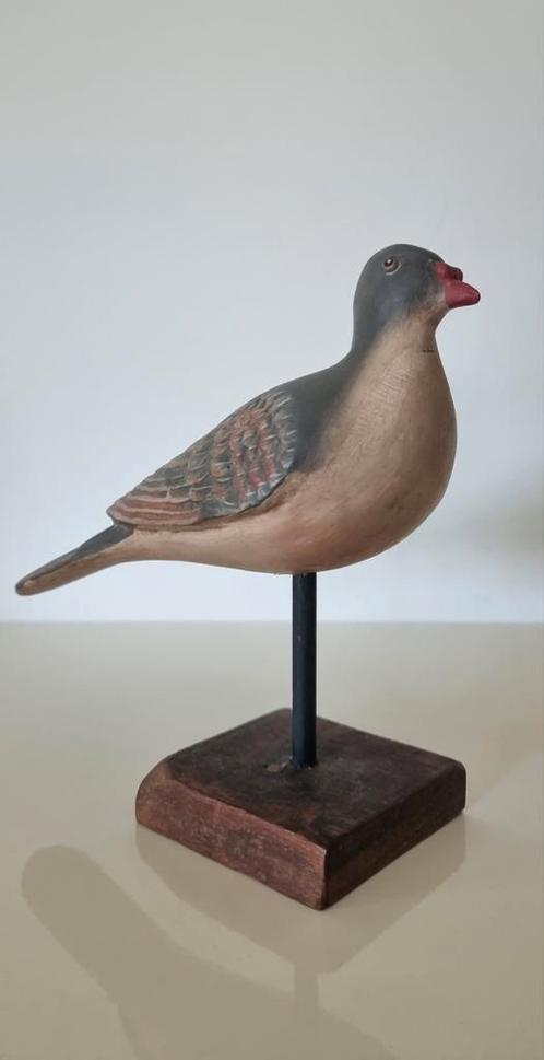 Oude decoratieve houten lokvogel, duif op standaard, Antiek en Kunst, Curiosa en Brocante, Ophalen of Verzenden