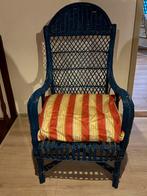 Blauwgeverfde rieten stoel, Ophalen