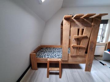 Uniek Kinderbed - Avontuurlijk Design beschikbaar voor biedingen