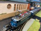 Te koop E10 loc met 2 wagons met verlichting, Treinset, Gelijkstroom, Trix, Ophalen of Verzenden