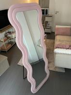 Seraluxe golvende spiegel roze 160x60cm, Huis en Inrichting, Woonaccessoires | Spiegels, Ophalen, Zo goed als nieuw, Overige vormen