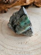 Smaragd in matrix 125 gram, Verzamelen, Mineralen en Fossielen, Ophalen of Verzenden, Mineraal