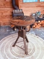 Antieke modelleer tafel hoog 85, diameter 60, Ophalen