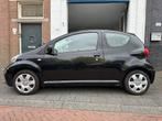 Toyota Aygo 1.0-12V + Airco Afstandbediening Elektrisch Rame, Voorwielaandrijving, Gebruikt, 4 stoelen, Origineel Nederlands