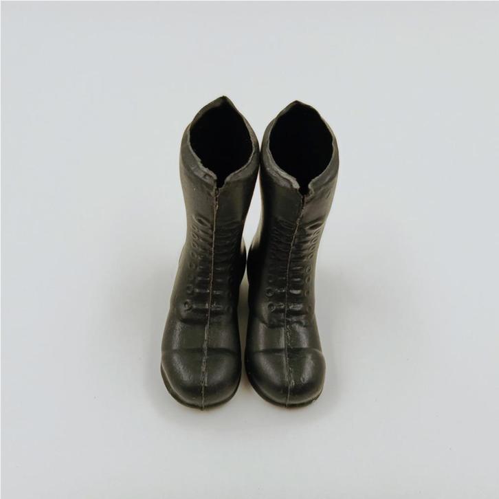 GI Joe Action Soldier Black Boots Hasbro 60s, Verzamelen, Poppen, Zo goed als nieuw, Kleertjes, Ophalen of Verzenden