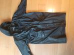 Zwarte halflange regenjas m/l, Ophalen of Verzenden, Nieuw, Regenjas