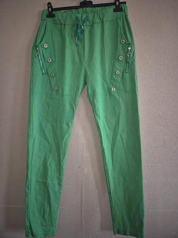 Leuke stretch pantalon appeltjesgroen L/2XL beschikbaar voor biedingen