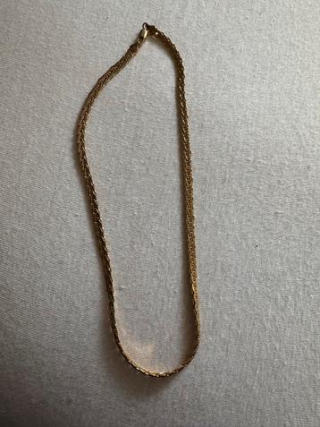 Gouden ketting beschikbaar voor biedingen