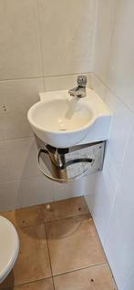 Sphinx Keramiek hoek fontein/  wasbak met kraan en sifon, Ophalen, Gebruikt, Toilet