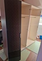Vierdeurs kledingkast grijs, deuren zwart spiegelglas., Huis en Inrichting, Ophalen, Gebruikt, 200 cm of meer, Met hangruimte