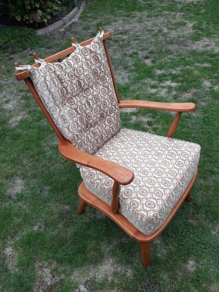 Houten SPIJLENSTOEL met KUSSENS <> ROKERSSTOEL uit Jaren 50, Verzamelen, Retro, Huis en Inrichting, Ophalen